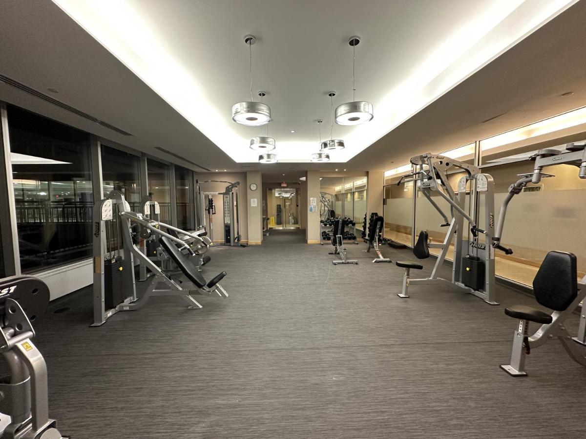 Luxury Downtown Toronto 2 Bedroom Suite With City And Lake Views And Free Parking Exterior foto