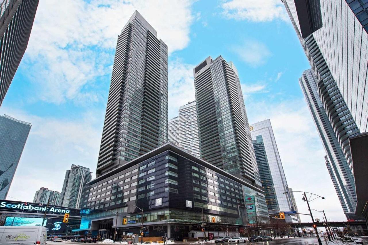 Luxury Downtown Toronto 2 Bedroom Suite With City And Lake Views And Free Parking Exterior foto
