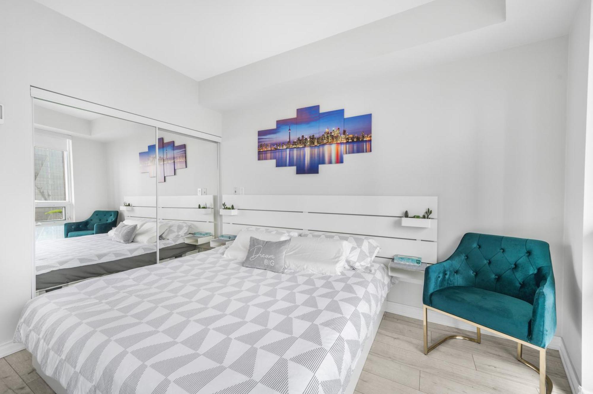 Luxury Downtown Toronto 2 Bedroom Suite With City And Lake Views And Free Parking Exterior foto
